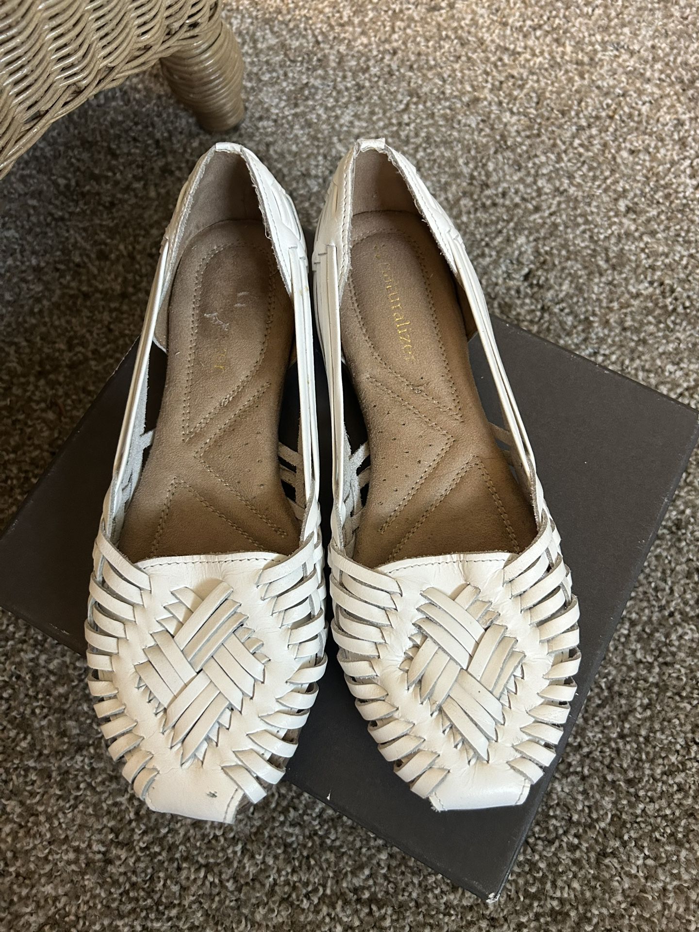 Naturalizer White Leather Haurache Flats