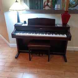 Roland KR-575