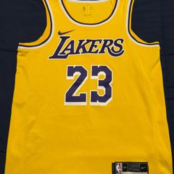Nike Lakers Jersey - Lebron #23 Medium