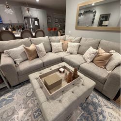 98" 3 Piece Sectional (Bob’s Furniture) Couch 