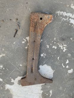 69-72 GMC grill core support bracket