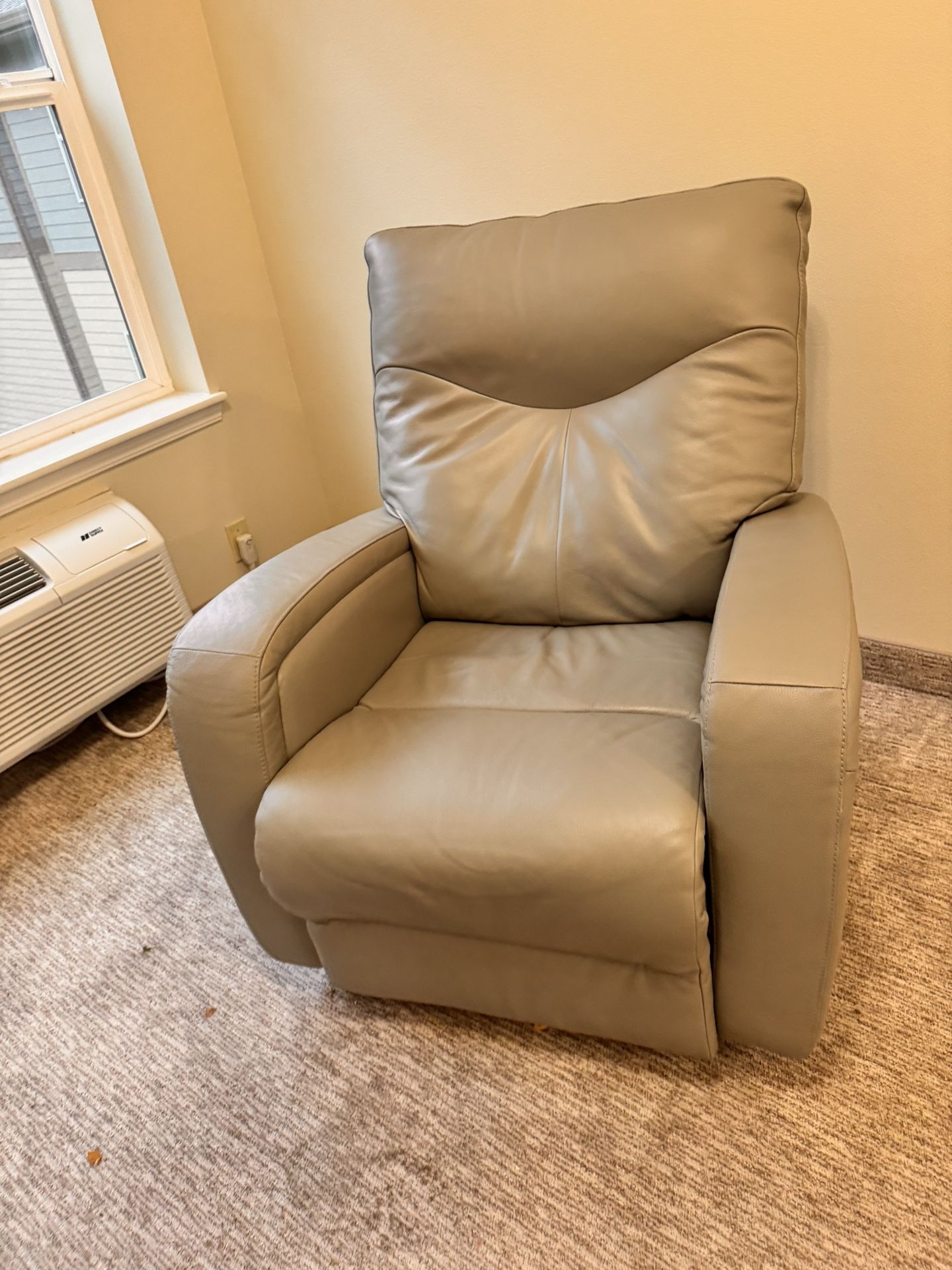 💺 Grey Genuine Leather Manual Recliner