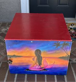 Cheer Wooden Stand Box