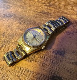 Seiko watch 3E23-0A60 Women's Day Date vintage (New Battery)