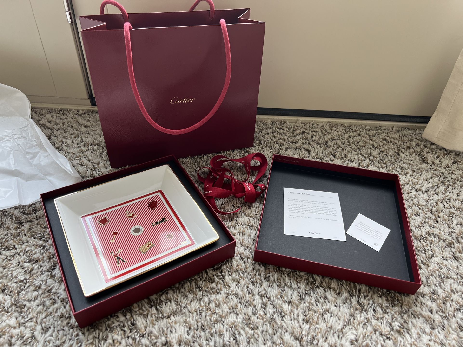 NEW CARTIER PLATE WITH ALL PACKAGING