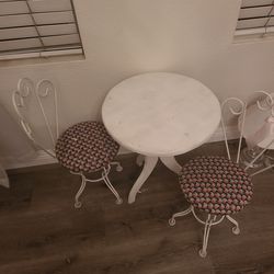 Kids table  tea time