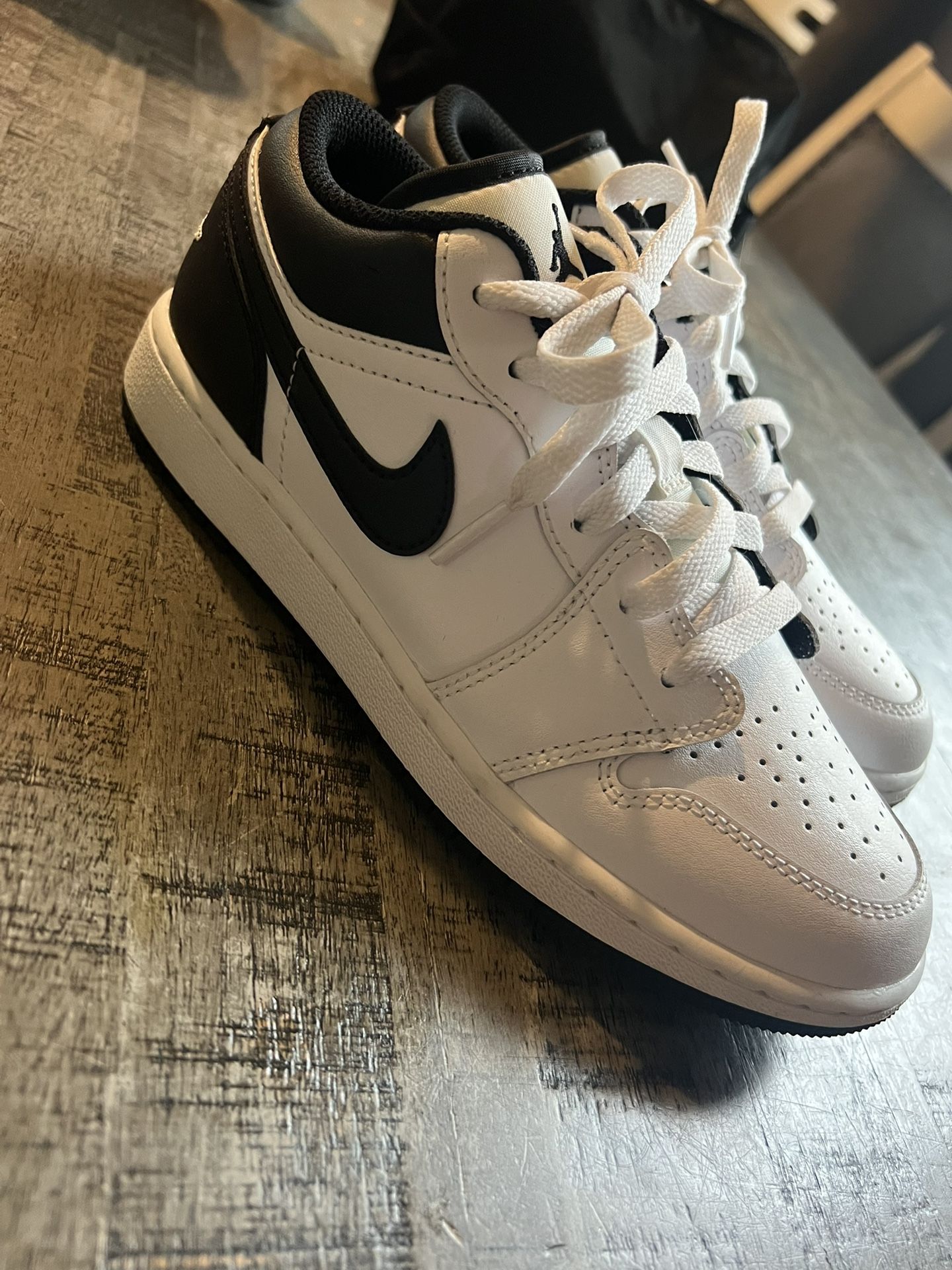 Jordan 1s - kids 