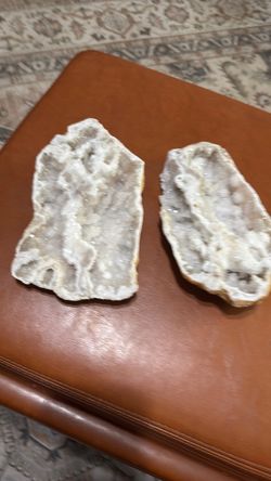 Quartz Crystals Geodes white