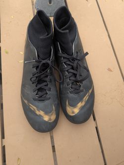 Soccer cleats
