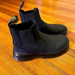 Dr. Martens Unisex-Adult Embury Leather Chelsea Boot