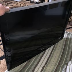 32 Inch LCD Tv With Wall Mount