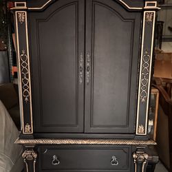 UNIQUE XL Gothic Victorian style hutch/bar/ decor with mirror and chandelier