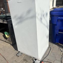 Garage / Extra Food Storage Upright Freezer – Compact Commercial Unit – $75