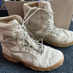 Military Surplus Oakley Combat Boots, 12.5 W