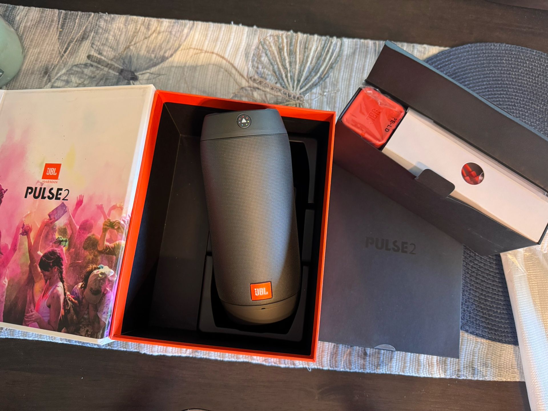 JBL PULSE 2 NIB W/ Instruction & Cord/block