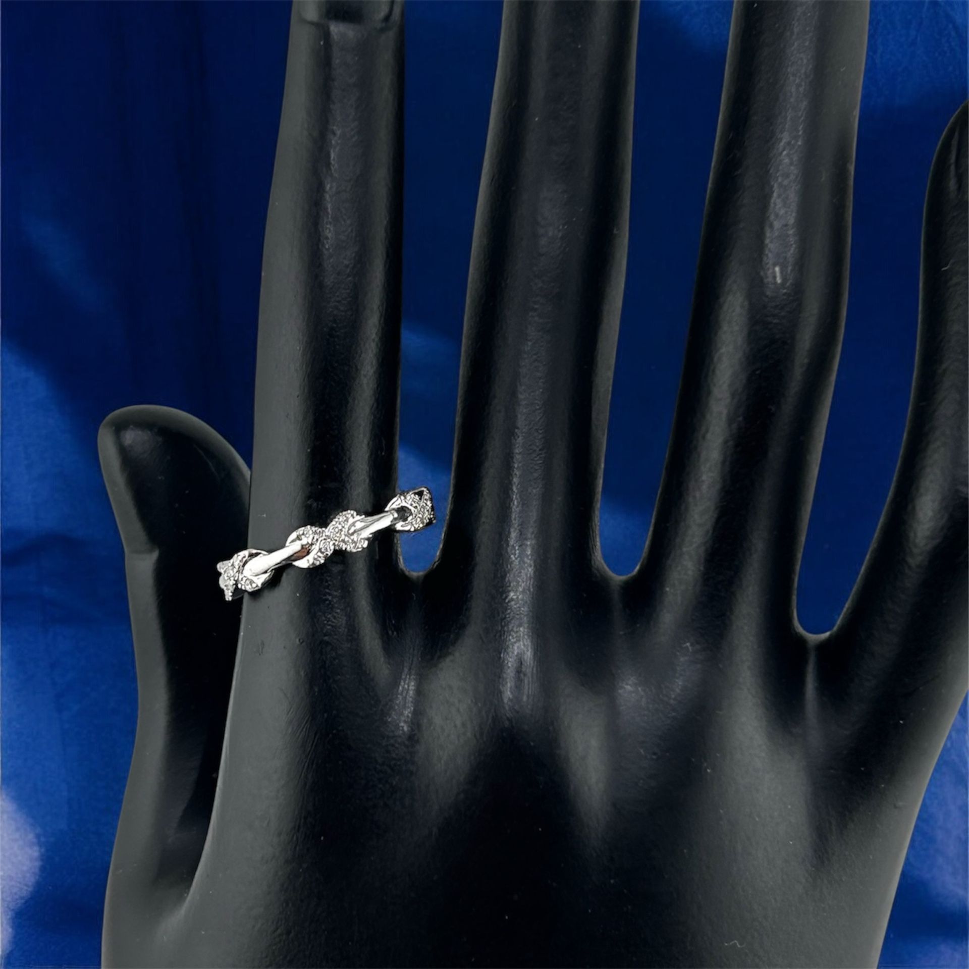 Round Diamond Ladies Band In 14k White Gold