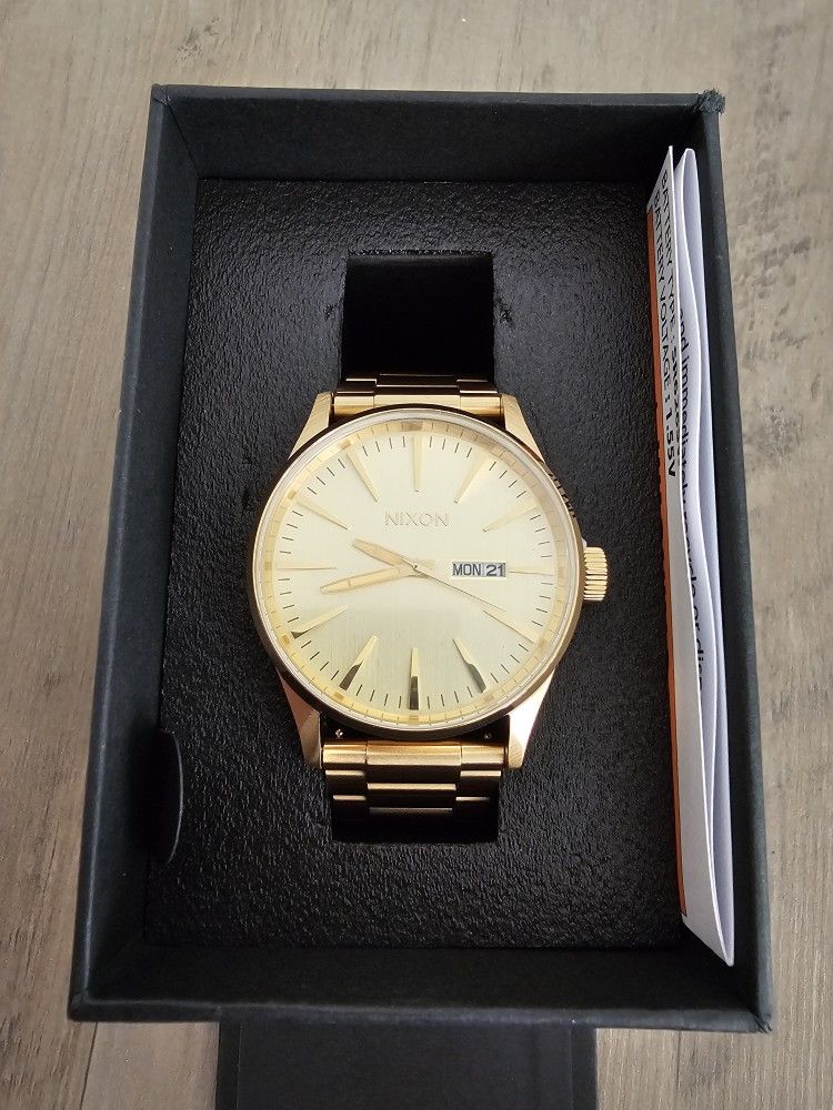 Nixon Sentry SS All Gold 42mm Watch New