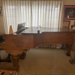 Free Estey Parlor Grand piano