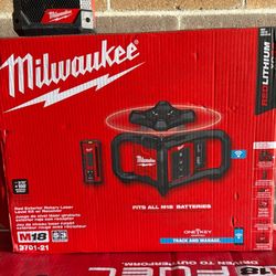 Milwaukee M18 Red Exterior Rotary Lazer Level Kit
