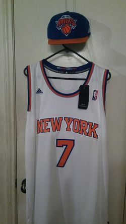 Jersey with shoes and snapback