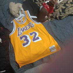 Lakers Jersey
magic johnson 32