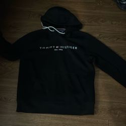 Tommy Hilfiger Hoodie Size Large
