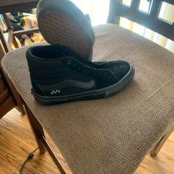 Black Vans Boys 4 $20