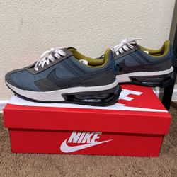  NIKE PRE DAY  SIZE 5  MEN