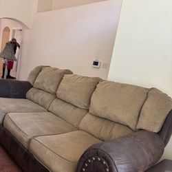 Couch With Pull Out Bed