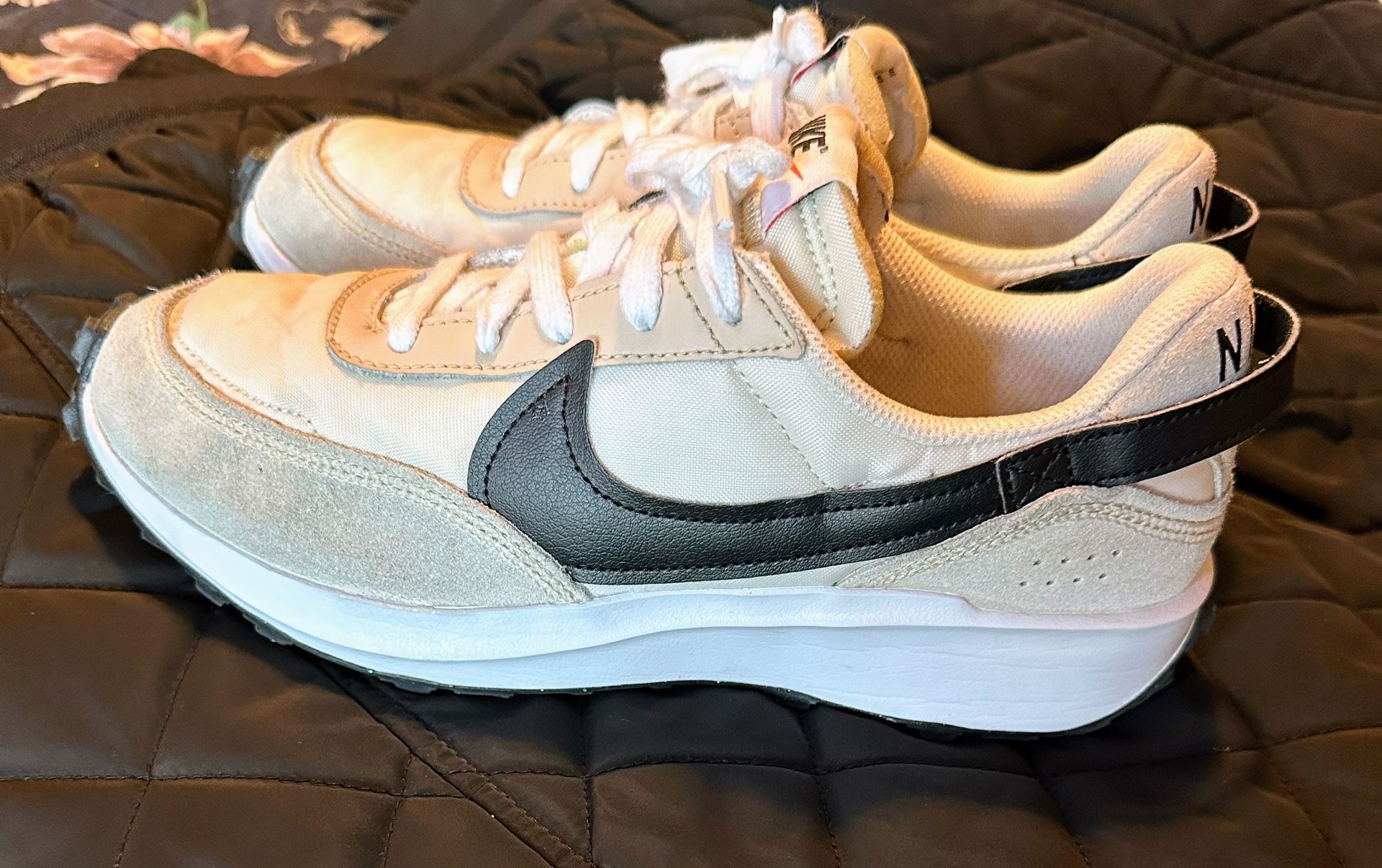 Nike Women’s Waffle Debut Size 8.5