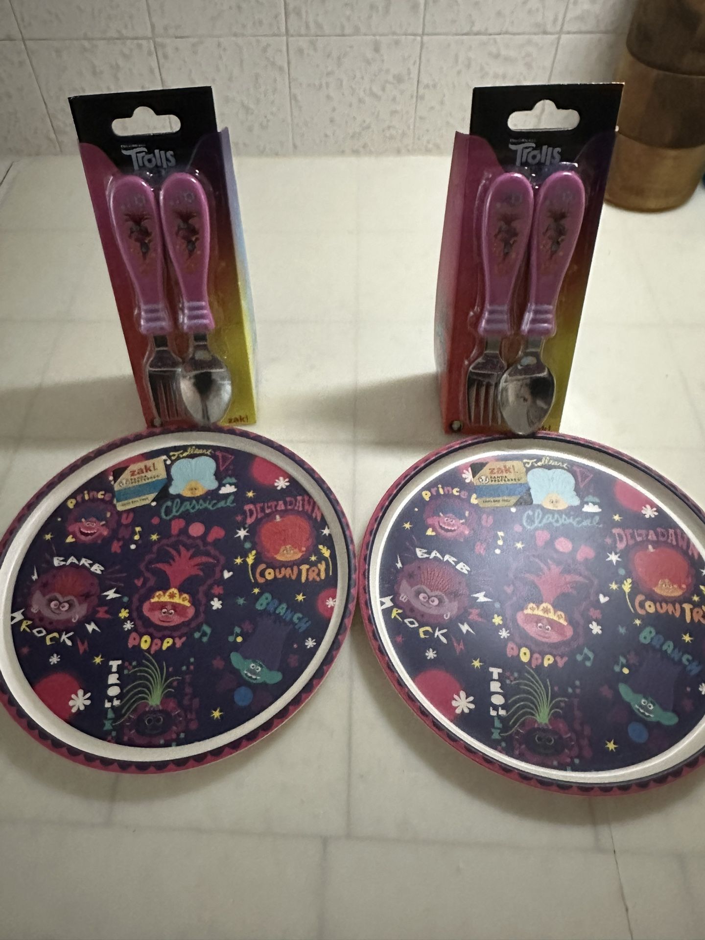 Zak Designs Trolls Dinner Plates & Utensils 