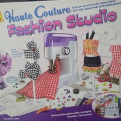 BNIB SEWING MACHINE AND BEGINNER  KIT