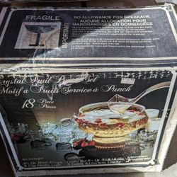 Vintage Jeannette Large 11" x 8" Crystal Fruit Punch Bowl Set

