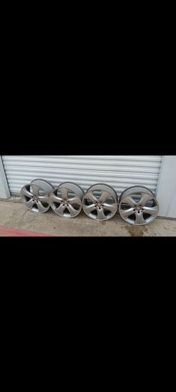 19' Mercedes Benz oem wheels