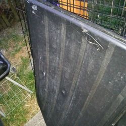 Full Size Dog Cage/ Kennal With Plastic Insert