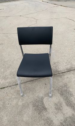 Plastic Chairs (6 chairs)