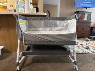 Grey bassinet