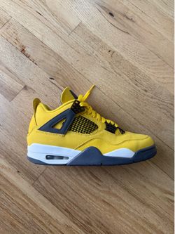 Air Jordan 4 Retro 'Lightning' 2021 Men’s Size 8