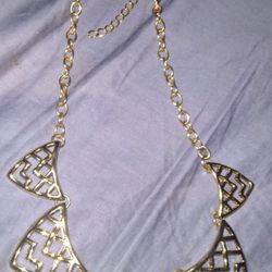 Brand NEW Matching Necklace And Earrings 