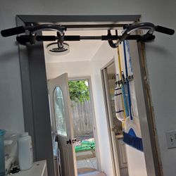 Pull Up Bar