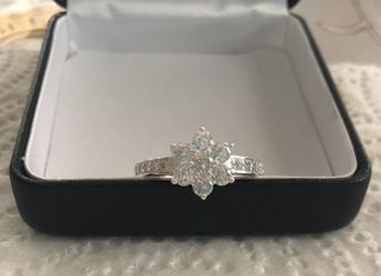 Women’s silver ring