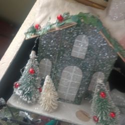 Christmas Decor That Is So Beautiful. Chest Included 