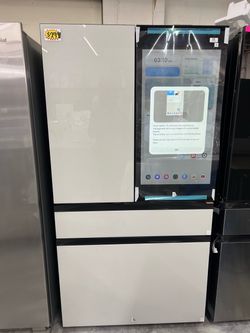 Samsung Bespoke French Door Refrigerator with Family Hub