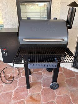 Traeger smoker BBQ
