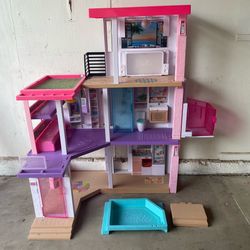 Barbie Dreamhouse Dollhouse 3 Stories Lights Sounds