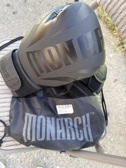 Monarch Boxing Gloves 12 oz Black Training Gloves w/ Carry Bag NEW