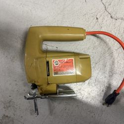 Vintage Black and Decker Jigsaw No. 7504, Type 5, Woodworking, Saw. WORKING. D