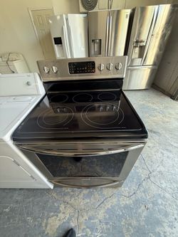 Frigidaire Stove ( cocina )