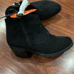 Size 6 Ladies Suede  Booties