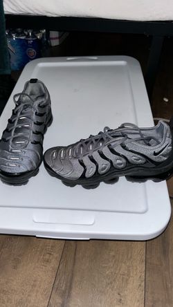 NIKE vapor max ( grey and black
